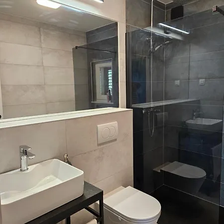 Azure Horizon Miholascica