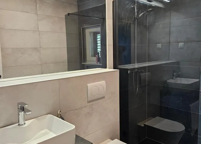 Azure Horizon Miholascica