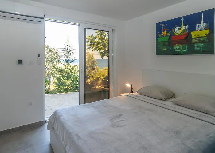 Azure Horizon Villa *