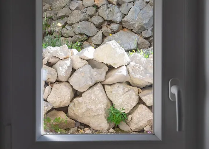 Azure Horizon Miholascica