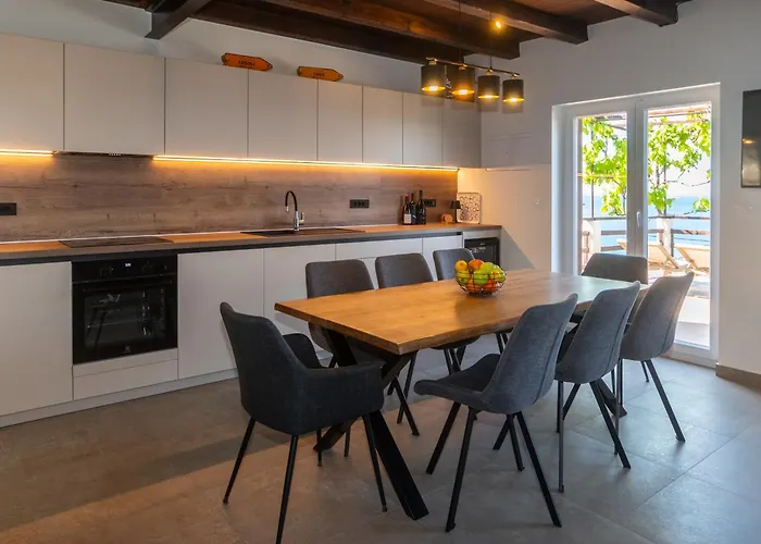 Azure Horizon Villa *