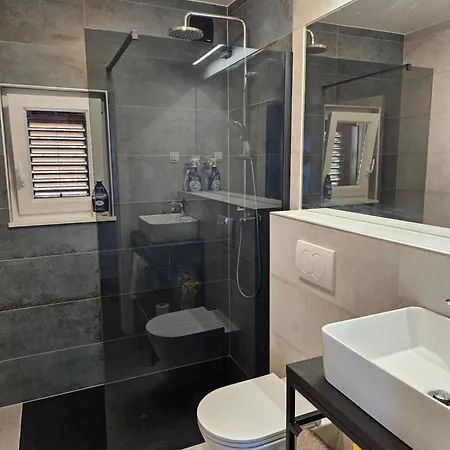 Villa Azure Horizon Miholascica