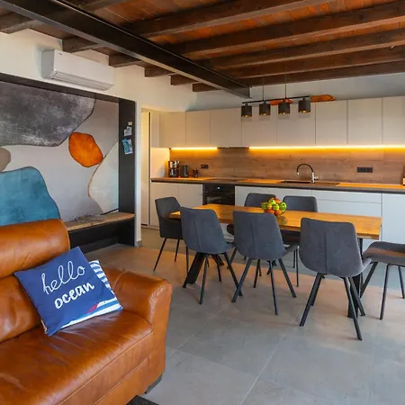 Azure Horizon * Miholascica