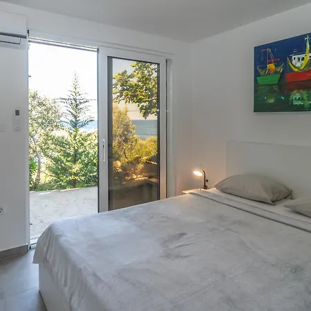 Azure Horizon Villa *