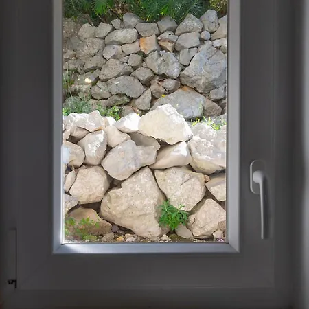 Azure Horizon Miholascica